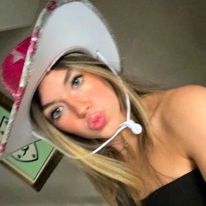 Meet your Posher, Tabitha